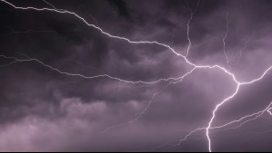 Chubascos y tormentas mantienen en alerta a Antofagasta: Así será el impacto del frente frío en el Norte Grande