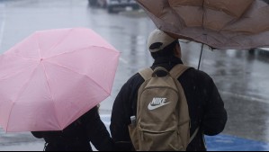 Hasta 100 mm en la Región Metropolitana: Así lloverá en estas ocho regiones este viernes por paso del frente frío