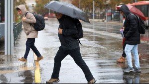 'Un evento de lluvias breve' en Santiago: Sistema frontal dejará precipitaciones en estas regiones la próxima semana 'Un evento de lluvias breve' en Santiago: Sistema frontal dejará precipitaciones en estas regiones la próxima semana