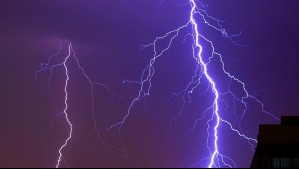 Declaran alerta  por tormentas eléctricas en la Región Metropolitana: Llegarían con fuertes rachas de vientos y granizo Declaran alerta  por tormentas eléctricas en la Región Metropolitana: Llegarían con fuertes rachas de vientos y granizo