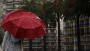 En todas estas regiones lloverá este viernes: Una vaguada en altura dejaría nieve hasta en la cordillera de Atacama