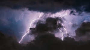 Tormentas eléctricas en las zonas central y sur este lunes: Alcanzarán a este sector de la Región Metropolitana Tormentas eléctricas en las zonas central y sur este lunes: Alcanzarán a este sector de la Región Metropolitana