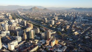 Este miércoles 'cambiará la cosa' en Santiago: Pronostican ambiente veraniego y el peak de calor de la semana