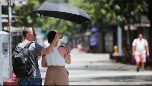 'Colores tenuemente anaranjados': A partir de esta hora del lunes se disparará el calor en Valparaíso y Santiago