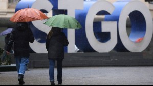 A partir de esta hora comenzará a llover en sectores de Santiago: Habrá bajas temperaturas y viento de hasta 45 km/h A partir de esta hora comenzará a llover en sectores de Santiago: Habrá bajas temperaturas y viento de hasta 45 km/h