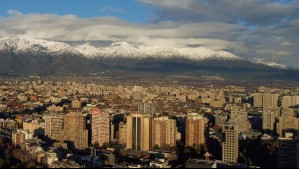 Drástico cambio del tiempo para este viernes feriado: Estos serán los efectos de un sistema frontal en Santiago Drástico cambio del tiempo para este viernes feriado: Estos serán los efectos de un sistema frontal en Santiago