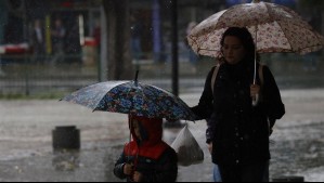 Lloverá con viento de hasta 80 km/h este lunes: Precipitaciones se extienden a cuatro regiones Lloverá con viento de hasta 80 km/h este lunes: Precipitaciones se extienden a cuatro regiones