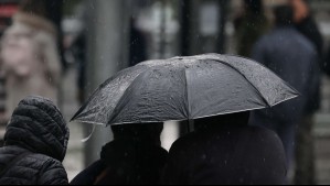 'No se puede descartar algún chubasco en la precordillera de Santiago': Así avanzará la precipitación el fin de semana