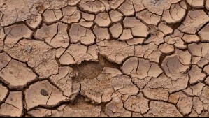 Estudio prevé que las hipersequías serán más frecuentes en la zona central de Chile: Estas serían sus consecuencias
