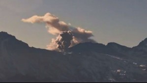 Captan expulsión de lava y pulsos de cenizas en el complejo volcánico Planchón Peteroa: Estas comunas están bajo alerta