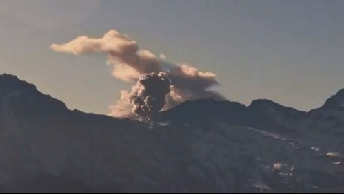 Captan expulsión de lava y pulsos de cenizas en el complejo volcánico Planchón Peteroa: Estas comunas están bajo alerta