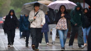 En ciudades de cuatro regiones lloverá este martes: Persisten los vientos de hasta 90 km/h y prevén aguanieve