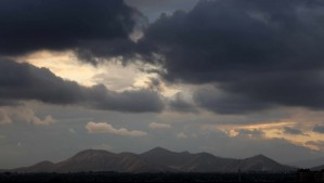 Se viene otra jornada nublada para la zona central: Una zona de bajas presiones 'mantiene el aire frío'