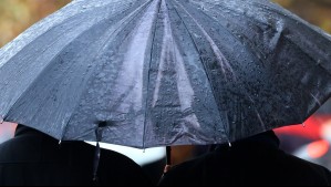 Se vienen chubascos para estas localidades del Norte Grande: Llegarían con viento de hasta 60 km/h