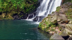 Calabozo del Diablo: El paraíso de pozones cristalinos y una cascada escénica a una hora de Santiago