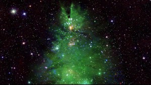 Navidad a miles de años luz: Así luce el impactante cúmulo de estrellas Árbol Navideño