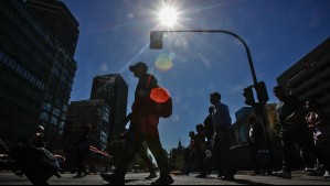 'Hasta 33 grados en sectores de la Región Metropolitana': Jornada de calor con vientos que pueden superar los 45 km/h