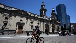 Este año se marcó el peak de la temperatura más cálida registrada en Chile: 'Santiago estuvo un mes sobre los 30°C'