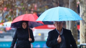 Continúan las precipitaciones en Santiago: Más chubascos afectarían a estas comunas durante esta tarde