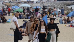 Lo que no puede hacer en las playas chilenas: Hasta 300 dólares de multa enfrentan los infractores