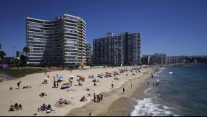 Sábado 'ideal para un panorama turístico en las playas': Ausencia de nubosidad se extenderá a la costa de esta región