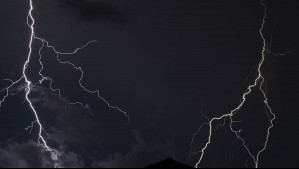 Anuncian tormentas eléctricas en 13 regiones desde este jueves: Incluye a la Región Metropolitana