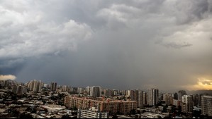 Sigue la 'probabilidad de precipitaciones' en este sector de Santiago: Así estarán las temperaturas este martes