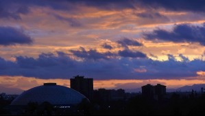 Aire fresco llegará 'a los valles de la zona central' por un sistema frontal: En este sector podría llover