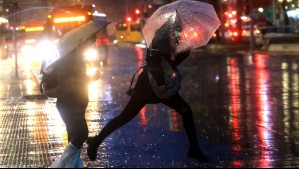 Sistema frontal activo trae abundante lluvia a Chile: 'Viene acompañado por un río atmosférico bastante significativo'