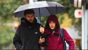 Persisten las precipitaciones en Santiago, la RM y otras seis regiones: Pronóstico oficial de lluvias para este sábado