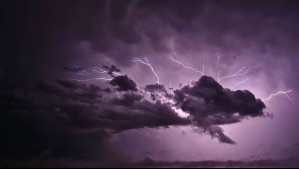 Incluye a la Región Metropolitana: Tormentas eléctricas afectarían al Norte Chico y la zona central durante el viernes
