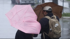 Pronóstico actualizado de lluvia y viento para Santiago: Estos serían los montos de precipitación en el centro