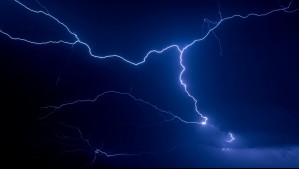 Sistema frontal avanzaría con tormentas eléctricas a Coquimbo y Valparaíso: Aquí continuarían hasta este jueves