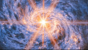 El James Webb capta una galaxia a 45 millones de años luz: Su núcleo es 'alimentado' por un agujero negro supermasivo