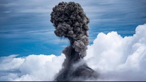 Erupción del volcán Dukono dejó tres víctimas fatales en Indonesia: Se desplegaron a más de 100 rescatistas en la zona