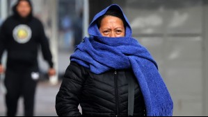 'Se repite el panorama' en Santiago: Este sábado transcurrirá con bajas temperaturas, cielos cubiertos y nieblas