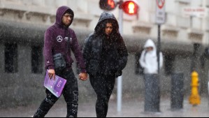 'Nos mantendremos con precipitaciones hasta la tarde': La lluvia 'más constante' caería entre estas horas en Santiago