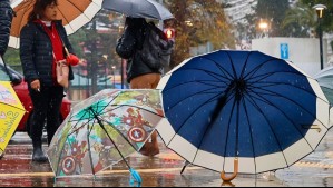 Lluvias moderadas y fuertes vientos continuarán durante este jueves: Pronóstico oficial de precipitaciones