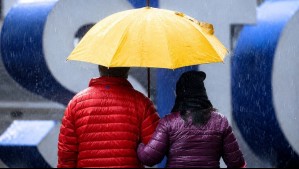 Chubascos para la RM: Una banda frontal provocará precipitaciones en Santiago este día de la próxima semana