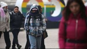 'Primera helada del año' en Santiago: Bajas temperaturas marcarían el Día del Padre y el inicio de la próxima semana