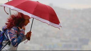Lluvias, nieve y vientos 'cambiarán notoriamente el tiempo': Detallan cómo avanzará el sistema frontal de este viernes