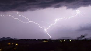 Tormentas eléctricas afectarían estas comunas de la RM: También abarcarían sectores de Coquimbo, Valparaíso y O'Higgins