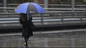 'Vamos a tener precipitaciones en la Región Metropolitana' este lunes: Sistema frontal podría avanzar hasta Coquimbo
