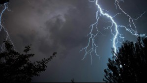Tormentas eléctricas afectarían sectores de Valparaíso, la Región Metropolitana y O'Higgins este lunes: Emiten aviso