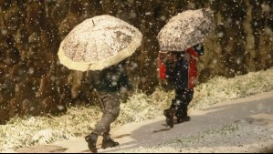 Acumulados de hasta 70 centímetros y probables ventiscas: Advierten nevadas moderadas 'en corto período' en dos regiones