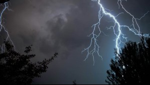 Lluvias, tormentas eléctricas y vientos de hasta 60 km/h: Este es el pronóstico oficial para 11 regiones este viernes