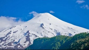 'Ascenso del lago de lava hacia niveles más superficiales': Declaran alerta amarilla para el volcán Villarrica
