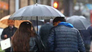 'Lo más probable es que quedemos con déficit': Lluvias dejarían estos acumulados en Santiago durante el resto del mes