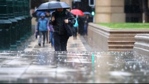 'Va a dejar precipitaciones con un río atmosférico categoría 3': Sistema frontal alcanzará a Santiago la próxima semana