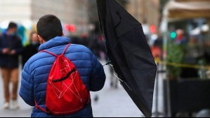 Incluye a la RM: Meteorología actualiza aviso por vientos moderados en estos sectores de siete regiones